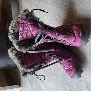 NWOT! Purple Columbia minx III fur trim thermal insulated boots size 8.